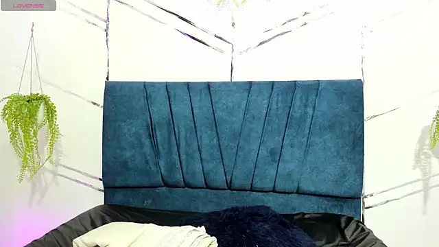 Snapshot of Paris_Evans_ chatting on 01/12/26, 09:20 Paris Evans online show from 01/12/26, 09:20