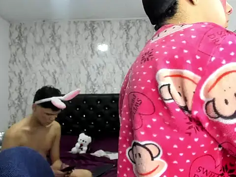 Snapshot of Lovers_Spicy chatting on 11/14/25, 12:59 Lovers Spicy online show from 11/14/25, 12:59