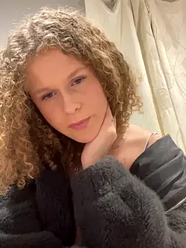 Bellaxo 1 online show from 11/15/25, 11:32