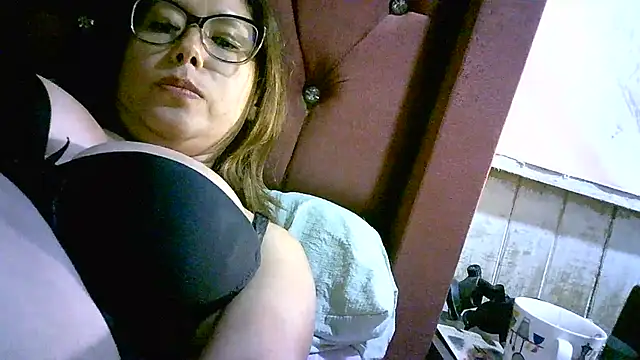 Zulreyna online show from 04/15/26, 03:46