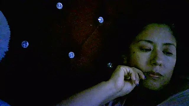 Snapshot of Zulreyna chatting on 04/28/26, 03:55 Zulreyna online show from 04/28/26, 03:55
