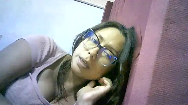 Snapshot of Zulreyna chatting on 07/29/26, 04:21 Zulreyna online show from 07/29/26, 04:21