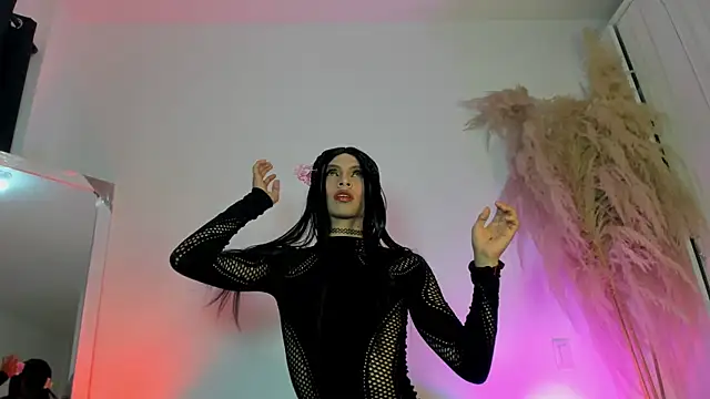 Snapshot of Dominique_Rae chatting on 11/21/25, 02:38 Dominique Rae online show from 11/21/25, 02:38