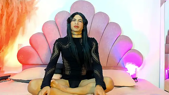 Snapshot of Dominique_Rae chatting on 12/16/25, 02:44 Dominique Rae online show from 12/16/25, 02:44