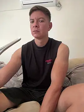 Maluma1995 online show from 03/03/26, 04:02