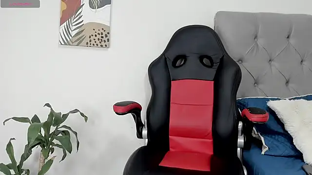 Nyra lux16 online show from 02/14/26, 07:54