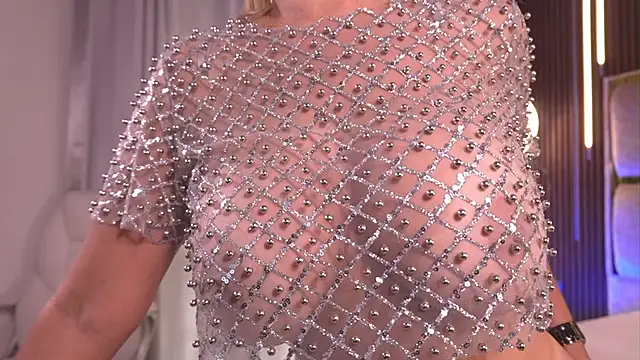 Snapshot of alicia_xoxo chatting on 11/16/25, 02:55 alicia xoxo online show from 11/16/25, 02:55