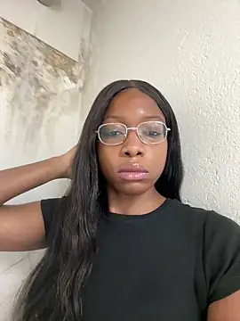 Snapshot of SwissMirelle chatting on 11/08/25, 04:07 SwissMirelle online show from 11/08/25, 04:07