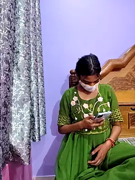 Student12th online show from 11/17/25, 04:13