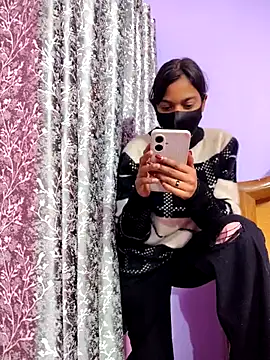 Student12th online show from 12/18/25, 04:02