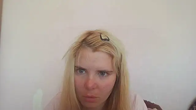 Snapshot of HornyElena chatting on 06/24/26, 08:24 HornyElena online show from 06/24/26, 08:24