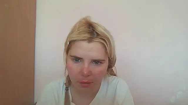 Snapshot of HornyElena chatting on 07/02/26, 08:20 HornyElena online show from 07/02/26, 08:20