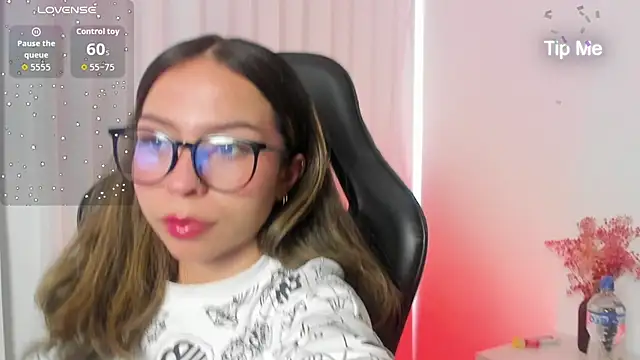 LuluuBerry online show from 12/15/25, 12:53