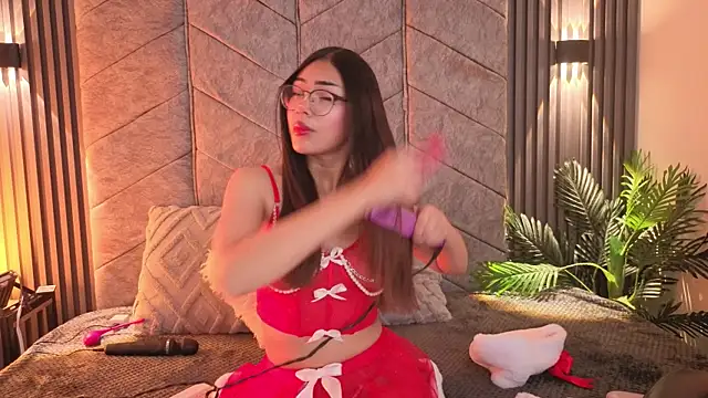 Snapshot of _ViolletteNoir_ chatting on 12/18/25, 08:15 ViolletteNoir online show from 12/18/25, 08:15