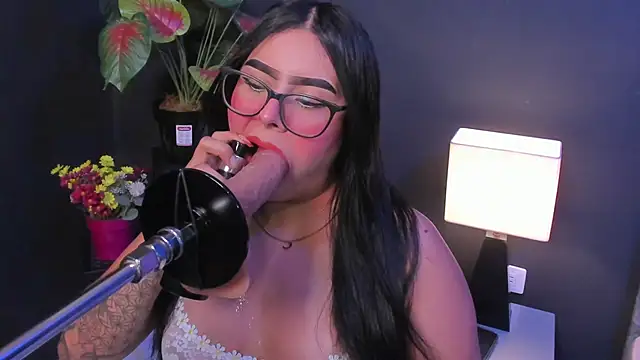 Amy whittee online show from 04/13/26, 03:45