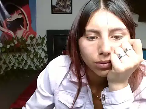 Snapshot of LuluKiss_ chatting on 11/05/25, 08:31 LuluKiss online show from 11/05/25, 08:31