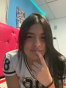 Snapshot of Chiquinquira3 chatting on 06/30/26, 05:30 Chiquinquira3 online show from 06/30/26, 05:30