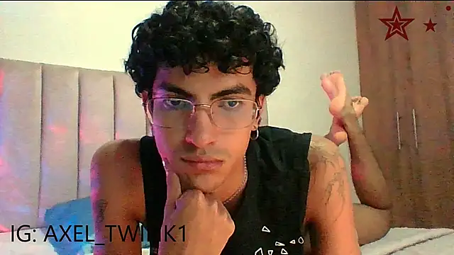 axel love13 online show from 11/19/25, 11:05