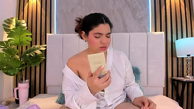 Carlotta de velour online show from 04/11/26, 03:22