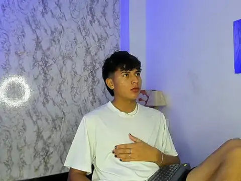 Valentino Lane online show from 02/12/26, 01:55