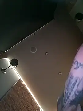 Snapshot of ricardo34mlg chatting on 11/06/25, 01:06 ricardo34mlg online show from 11/06/25, 01:06