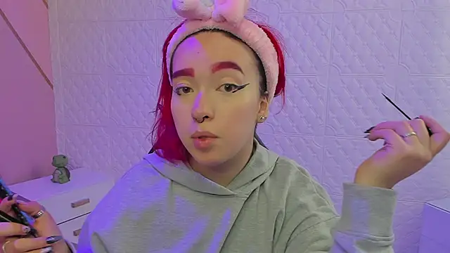 Dakkotta   online show from 12/04/25, 04:11