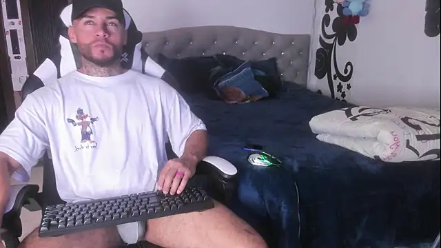 couple-hothot online show from 11/25/25, 08:31