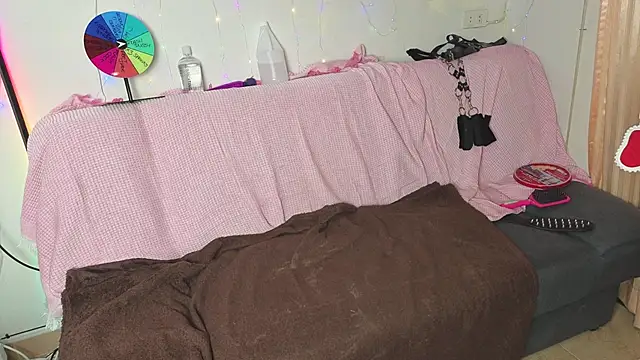 Snapshot of JadeStarUK chatting on 11/27/25, 01:57 JadeStarUK online show from 11/27/25, 01:57