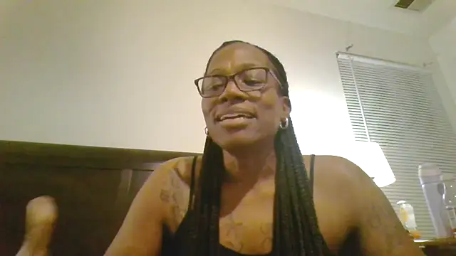 Snapshot of SweetParadise00 chatting on 11/06/25, 03:18 SweetParadise00 online show from 11/06/25, 03:18