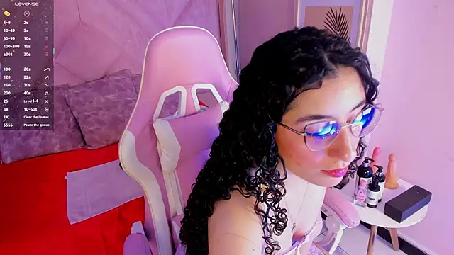 DemiJones  online show from 11/26/25, 04:02