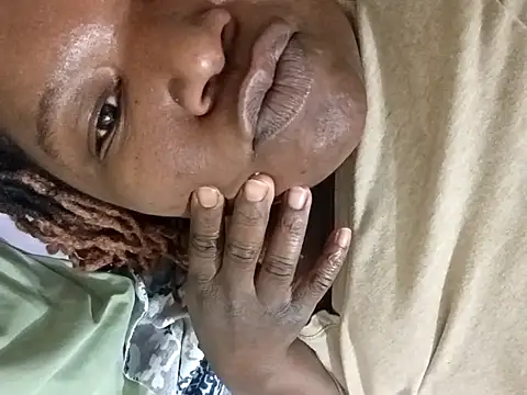 Snapshot of Babygir85 chatting on 05/15/26, 01:12 Babygir85 online show from 05/15/26, 01:12
