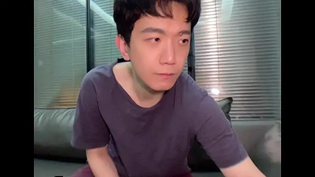 Snapshot of CouplingCry chatting on 12/03/25, 02:48 CouplingCry online show from 12/03/25, 02:48