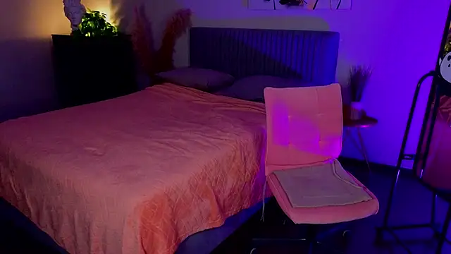 Snapshot of Jinxed_Blue chatting on 11/19/25, 02:28 Jinxed Blue online show from 11/19/25, 02:28