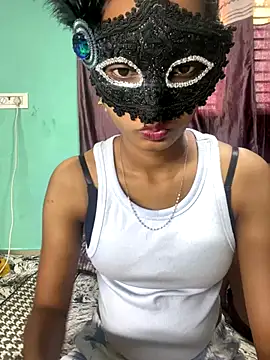 leenaboyxh online show from 12/16/25, 10:09