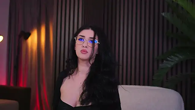 Snapshot of DaliaVeyron chatting on 11/11/25, 11:32 DaliaVeyron online show from 11/11/25, 11:32