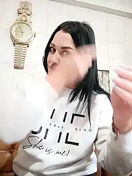 Snapshot of Hilly_Bernie chatting on 11/08/25, 12:38 Hilly Bernie online show from 11/08/25, 12:38