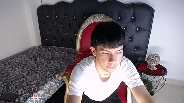 Snapshot of Danny_Rossy chatting on 11/10/25, 12:59 Danny Rossy online show from 11/10/25, 12:59