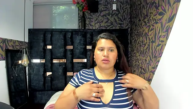 Snapshot of Nina__Sky chatting on 11/11/25, 12:16 Nina Sky online show from 11/11/25, 12:16