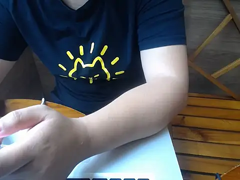 Snapshot of Yoo_Me chatting on 11/11/25, 06:46 Yoo Me online show from 11/11/25, 06:46