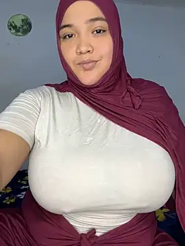 Snapshot of sweetmuslim01 chatting on 01/22/25, 06:20 sweetmuslim01 online show from 01/22/25, 06:20