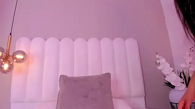 Snapshot of EmilyMiller_22 chatting on 01/15/26, 12:54 EmilyMiller 22 online show from 01/15/26, 12:54