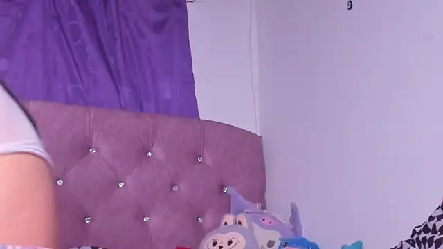 Snapshot of amy__a chatting on 11/13/25, 05:39 amy a online show from 11/13/25, 05:39