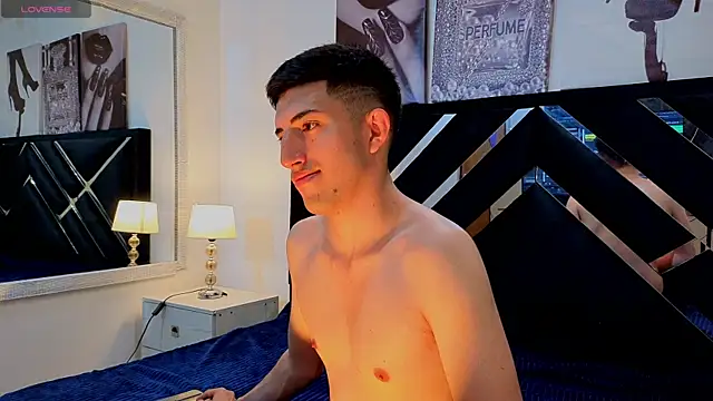 Un Sluttyy online show from 04/15/26, 11:17