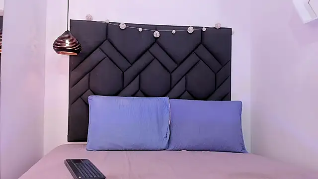 Snapshot of Bellaquita_19 chatting on 11/16/25, 12:11 Bellaquita 19 online show from 11/16/25, 12:11