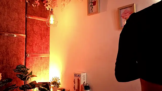 Snapshot of AuroraLanee_ chatting on 11/07/25, 07:14 AuroraLanee online show from 11/07/25, 07:14