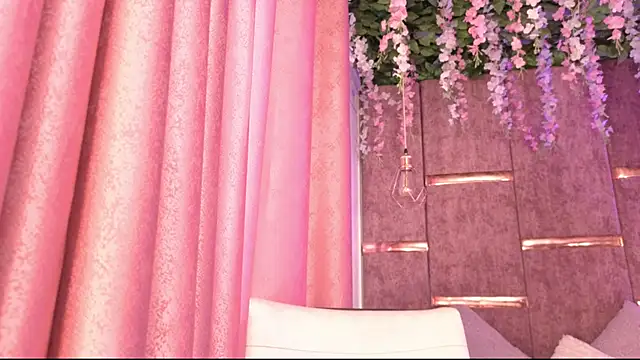 AuroraLanee  online show from 11/26/25, 07:26