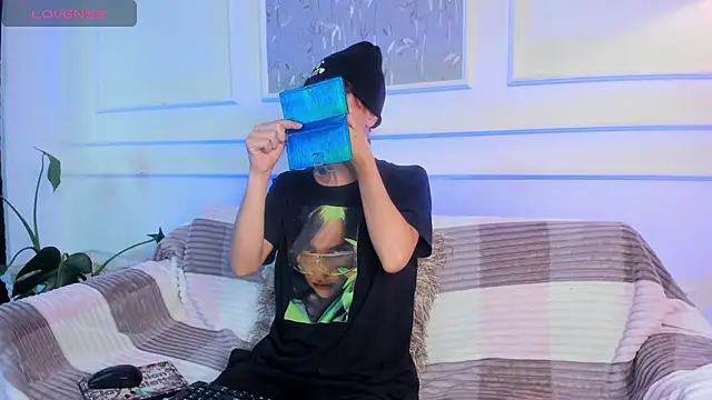 AliceMadnes online show from 03/01/26, 12:51