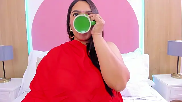 Snapshot of _Krishaa chatting on 11/11/25, 12:16 Krishaa online show from 11/11/25, 12:16