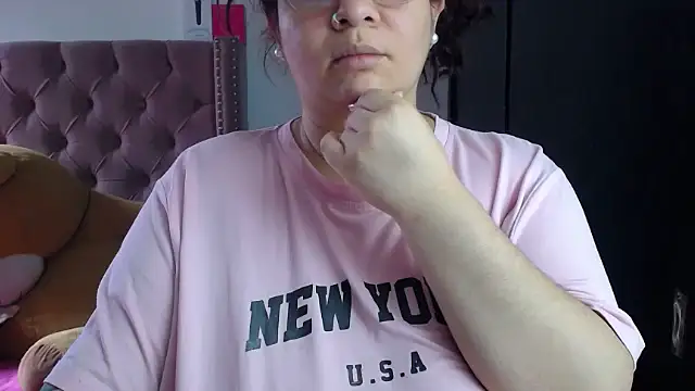 Snapshot of kattybbwbigboobs_ chatting on 06/21/26, 09:17 kattybbwbigboobs online show from 06/21/26, 09:17
