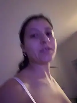 Snapshot of SaintNina chatting on 11/29/25, 04:37 SaintNina online show from 11/29/25, 04:37